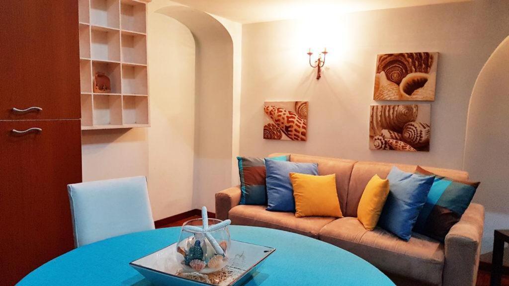 Il Salotto B&B Неаполь Экстерьер фото
