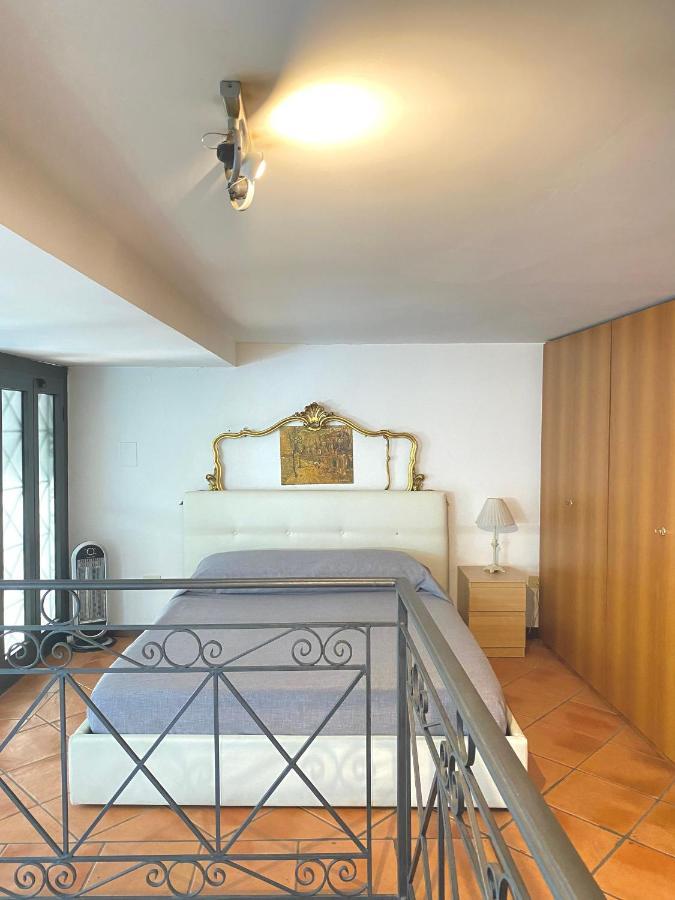 Il Salotto B&B Неаполь Экстерьер фото